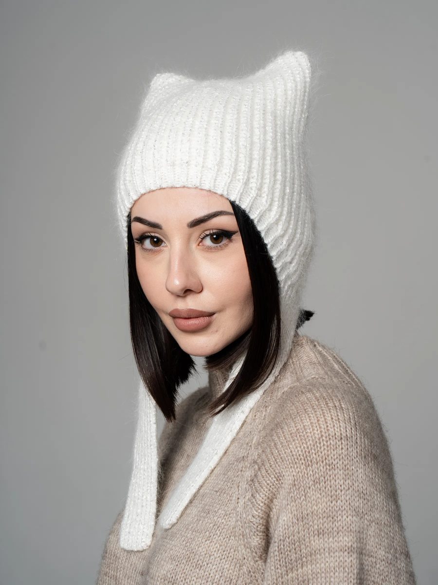 Шапка на завязках с ушками